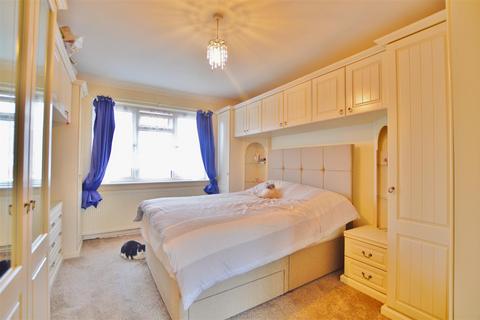 4 bedroom house for sale, Coleridge Crescent, Colnbrook, Slough