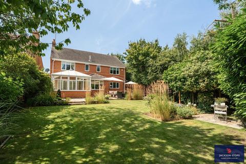 5 bedroom detached house for sale, Spartan Close, Wootton Fields, Northampton, NN4