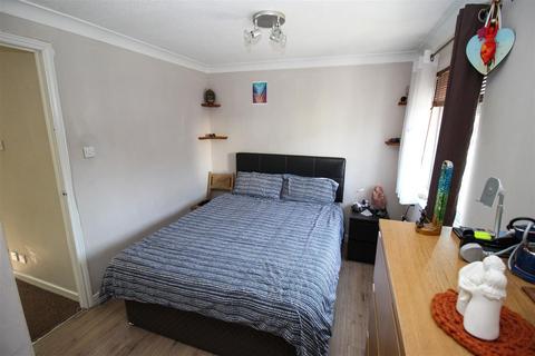 3 bedroom end of terrace house for sale, Woodstock Crescent, Hockley, Essex