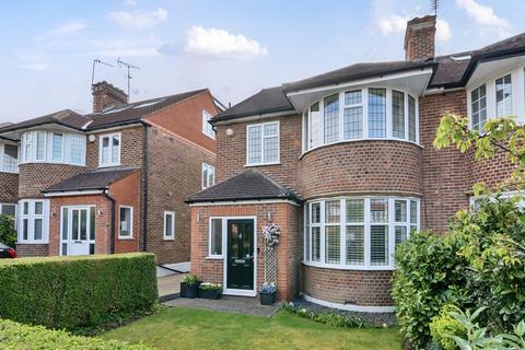 35 Linkside, London, N12 7LE