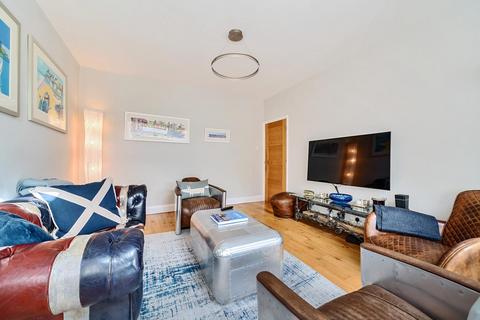 35 Linkside, London, N12 7LE