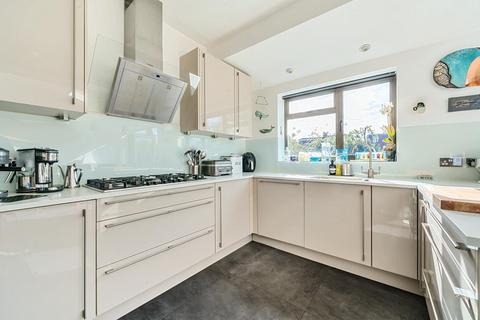 35 Linkside, London, N12 7LE