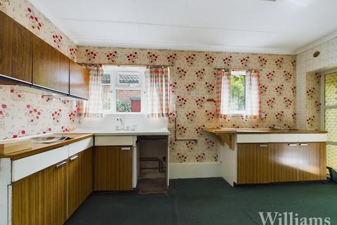 3 bedroom semi-detached bungalow for sale, Mandeville Road, Aylesbury HP21