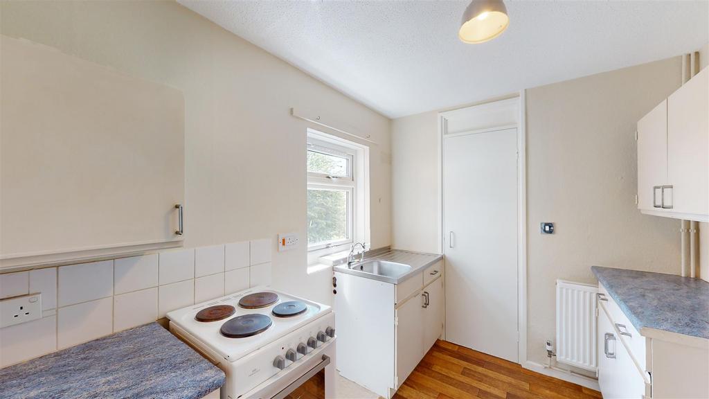 Coleham Row 10 Kitchen.jpg