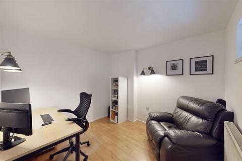 9 Beckside, Halifax, HX3 7QG