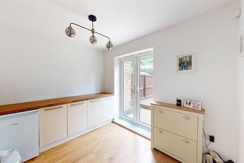 9 Beckside, Halifax, HX3 7QG