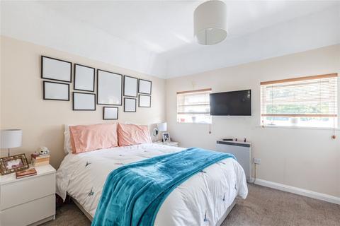 1 bedroom flat for sale, Spinney Hill, Surrey KT15