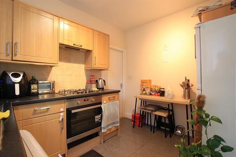 1 bedroom maisonette for sale, River Gardens, Feltham TW14