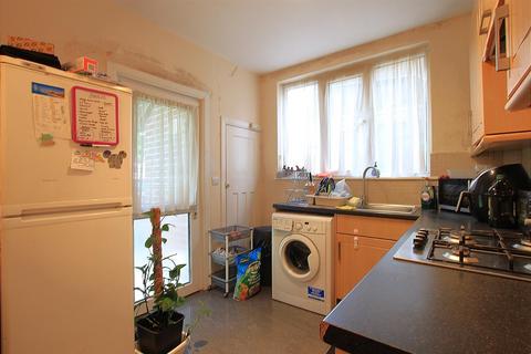 10a River Gardens, Feltham, TW14 0RE