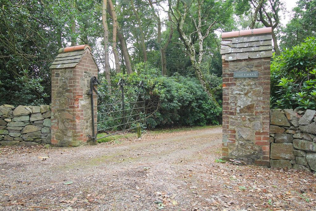 Driveway Entrance