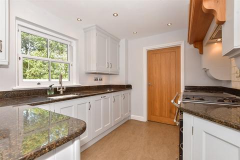 13 Dove Close, Herne Bay, CT6 7HS