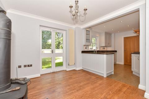 13 Dove Close, Herne Bay, CT6 7HS