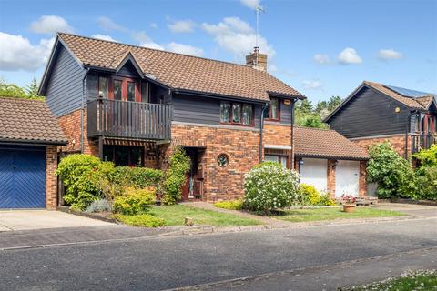 4 bedroom detached house for sale, Wedgwood Avenue, Blakelands, Milton Keynes