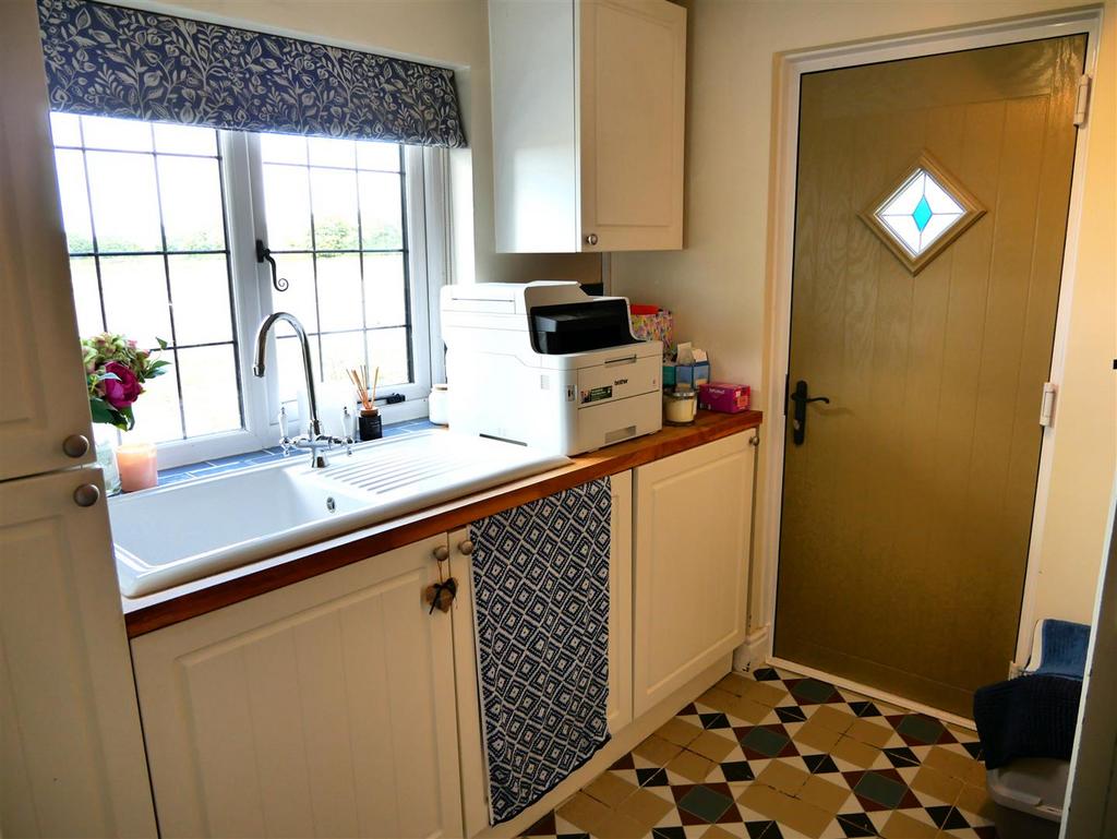 Utility kitchenette