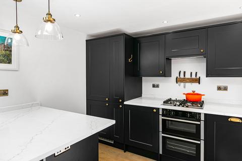 34 Ballantine Street, London, SW18 1AL