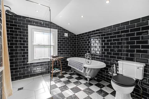 34 Ballantine Street, London, SW18 1AL