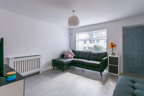 61 Northfield Drive, Edinburgh, EH8 7RG