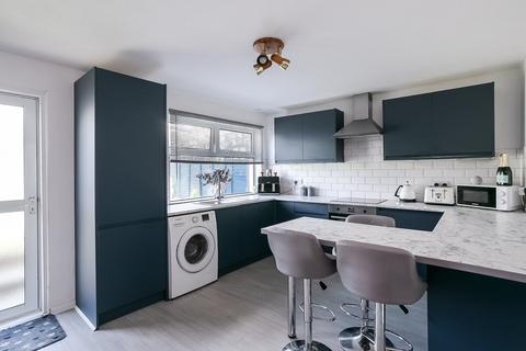 61 Northfield Drive, Edinburgh, EH8 7RG