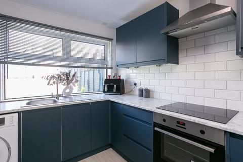 61 Northfield Drive, Edinburgh, EH8 7RG