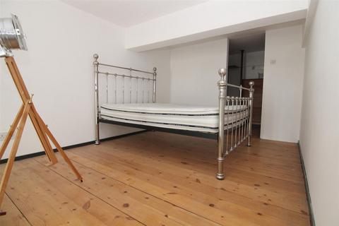 1 bedroom apartment for sale, Bow Quarter, Bow, London, E3