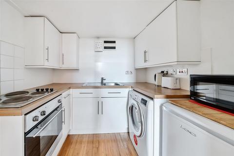 2 bedroom apartment for sale, Lexington Building, Bow Quarter, Bow, London, E3