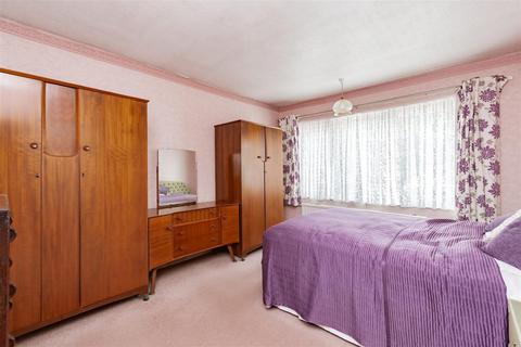 7 Burghfield Road, Istead Rise, Gravesend, DA13 9JL