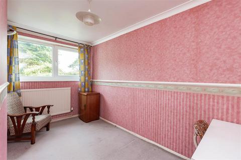 7 Burghfield Road, Istead Rise, Gravesend, DA13 9JL