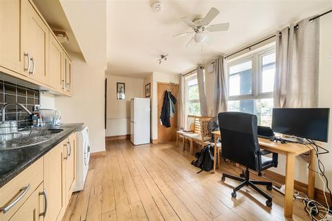 1 bedroom flat for sale, St. Leonards Street, London, E3