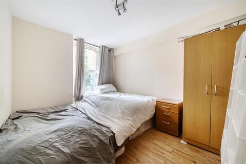 1 bedroom flat for sale, St. Leonards Street, London, E3