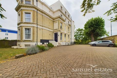 2 bedroom flat to rent, Streatham High Road, London, SW16