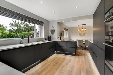 8 The Spinney, Darlington, DL3 8QL