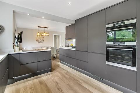 8 The Spinney, Darlington, DL3 8QL