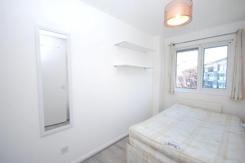 4 bedroom terraced house to rent, Mandela Street, Oval SW9