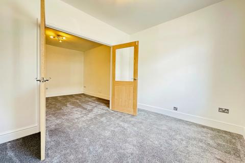 9 Bridge Street, Llangennech, Llanelli, SA14 8TW