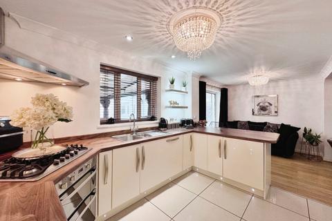 4 bedroom detached house for sale, Ffordd Kilby, Loughor, Swansea, West Glamorgan, SA4 6PB