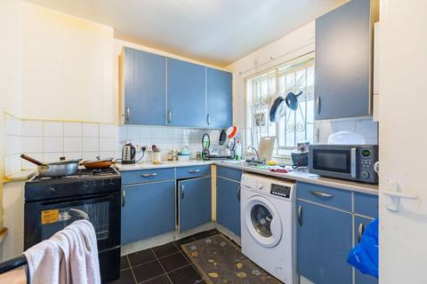 3 bedroom maisonette for sale, London E3