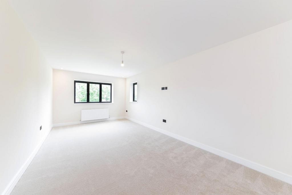 BEDROOM.jpg