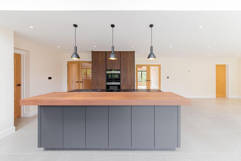 KITCHEN ISLAND.jpg