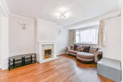 3 bedroom terraced house to rent, Woodfield Gardens, New Malden, KT3