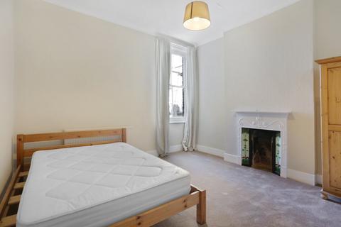 3 bedroom flat to rent, 71 St Helen's Gardens, Ladbroke Grove W10