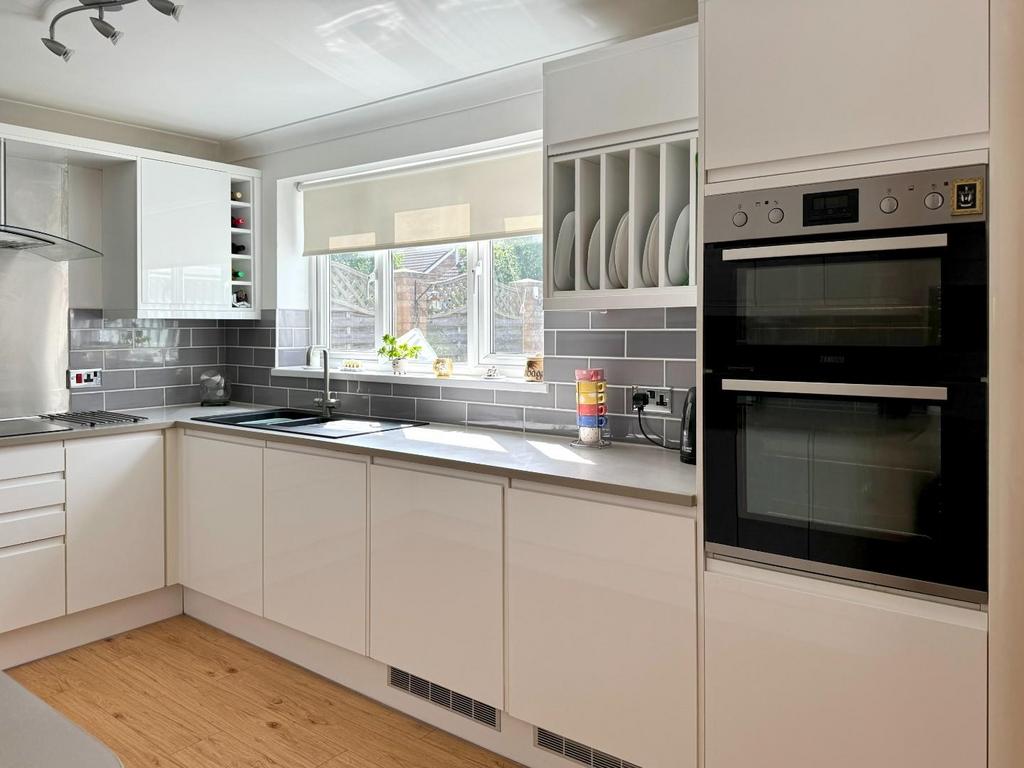 Kitchen/Dining
