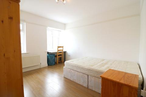 4 bedroom maisonette to rent, Carlisle Avenue,  London, W3