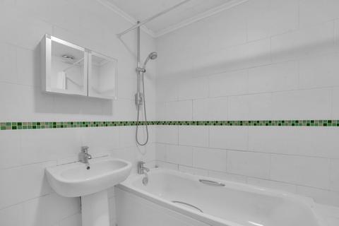 21 Aspen Close, Staines-upon-thames, TW18 4SW