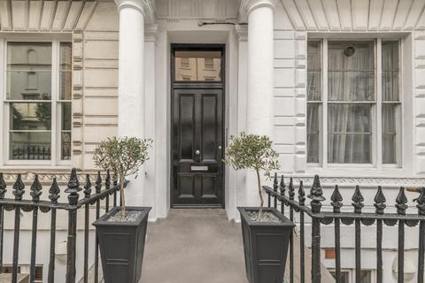 3 bedroom flat for sale, Gloucester Terrace, Bayswater, London