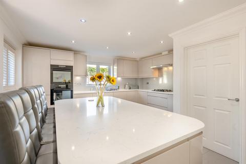 5 bedroom detached house for sale, Sittingbourne Road, Maidstone