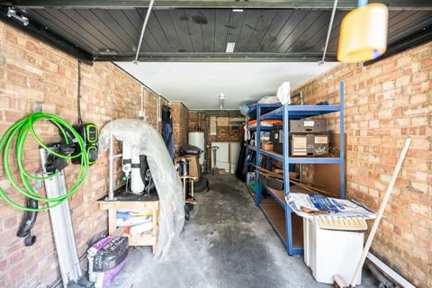 27 Eaton Row, London, SW1W 0JA