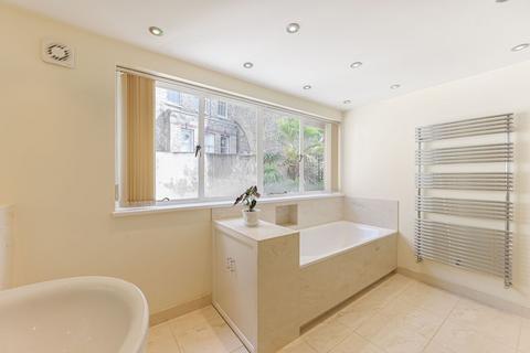 27 Eaton Row, London, SW1W 0JA