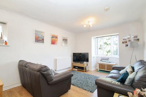 2 bedroom apartment for sale, Pages Lane, Uxbridge