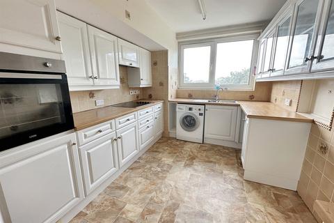 2 bedroom flat for sale, East Cliff