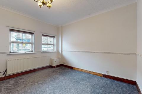 4 bedroom end of terrace house for sale, Boroughgate, Otley, LS21